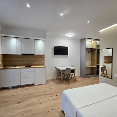 Aparthotel David's *